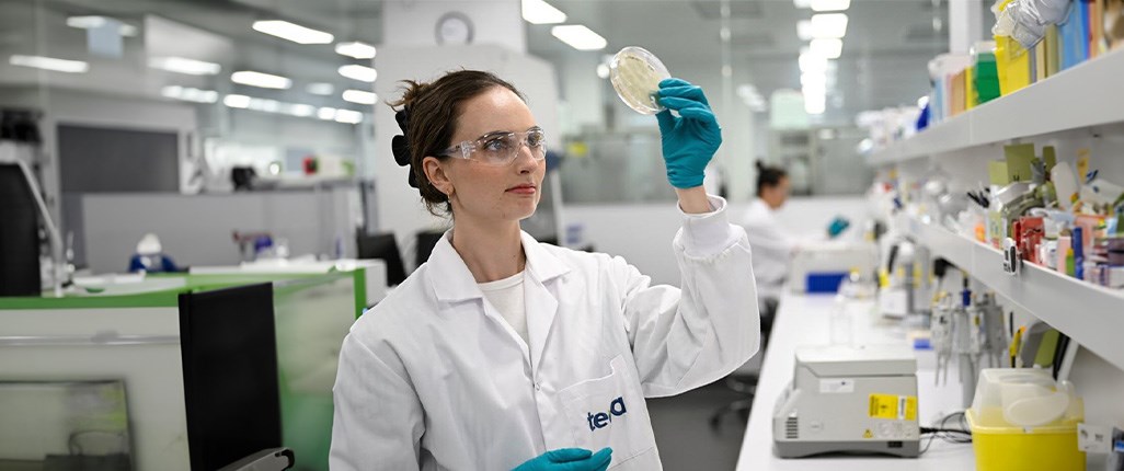 Woman scientist working in a laboratory